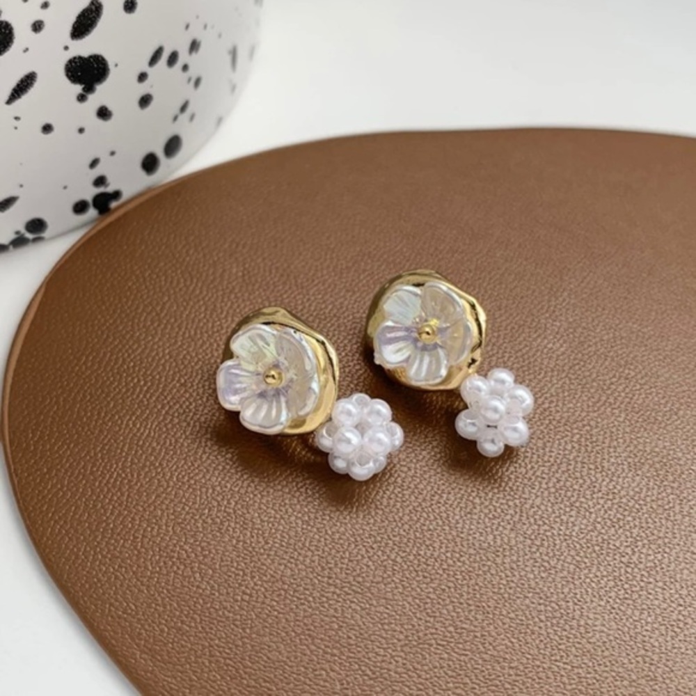 18k Gold Plated and Pearl Flower Earrings